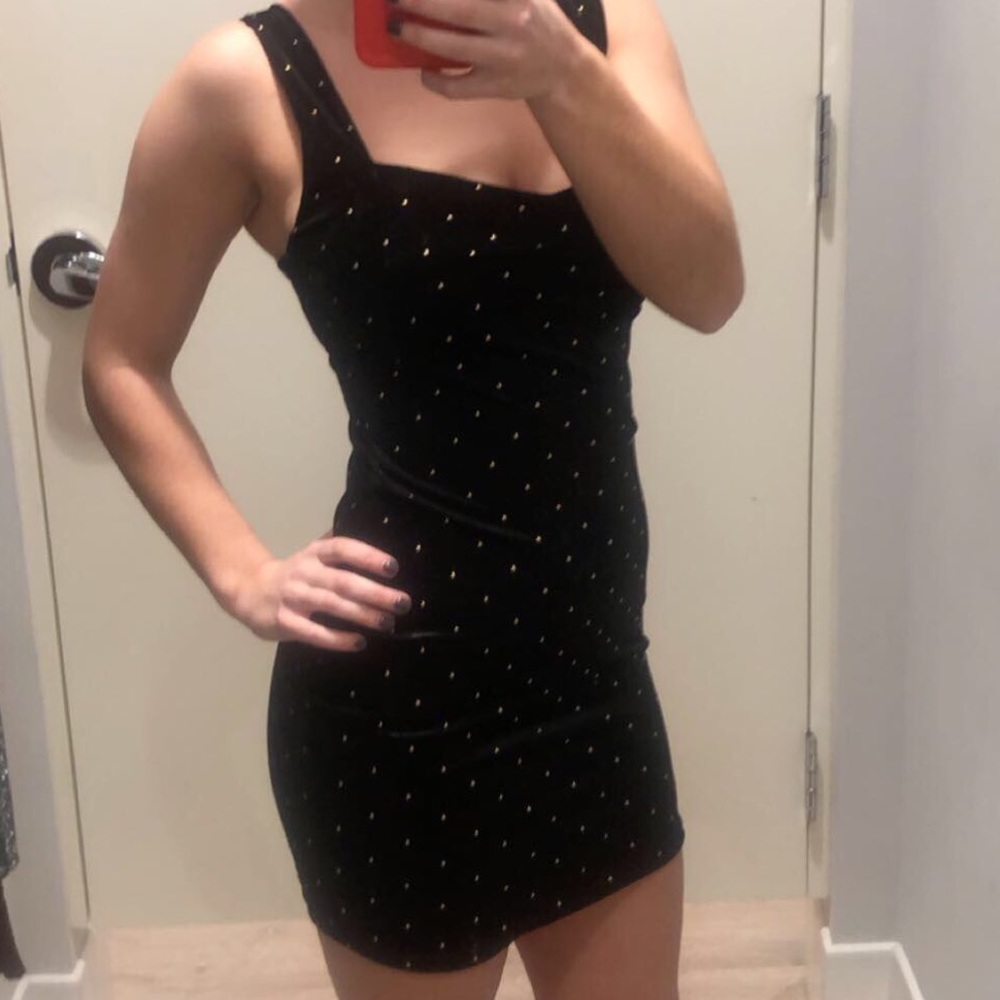 Black, velvet bodycon dress